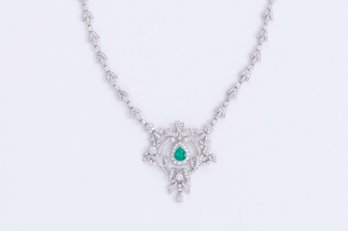 Exquisite Diamond Necklaces: Elevate Your Style with Timeless Elegance