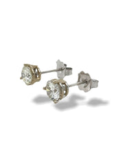 14KW 1.01 Carat Diamond Stud Earrings